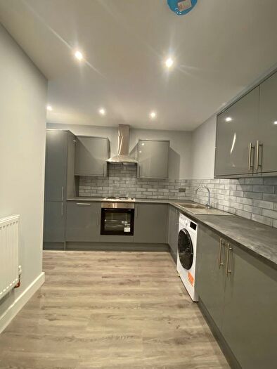 1 Bedroom Flat To Rent In Earls Court Road, London, SW5