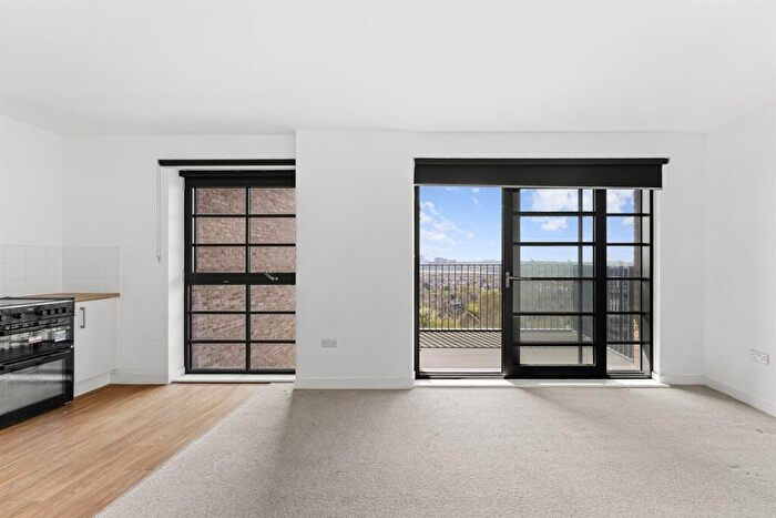 2 Bedroom Flat To Rent In Southway, Wembley, HA9