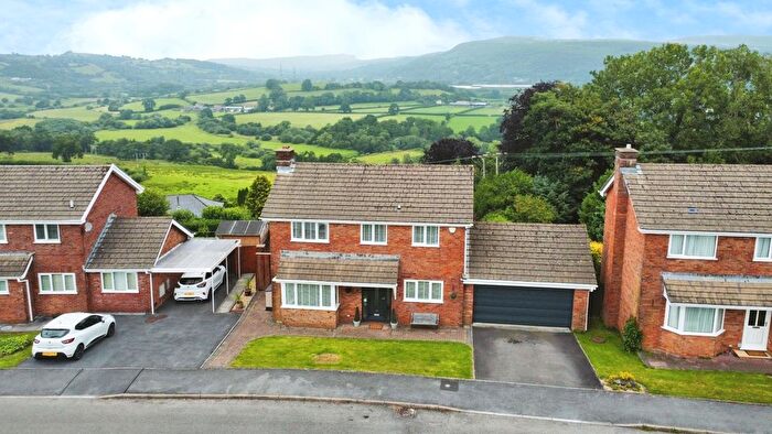 3 Bedroom Detached House For Sale In Fforest, Pontarddulais, Swansea, Carmarthenshire, SA4