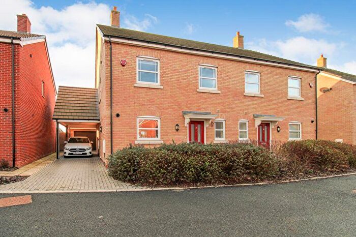 3 Bedroom Semi-Detached House For Sale In The Warrens, Moggerhanger, MK44