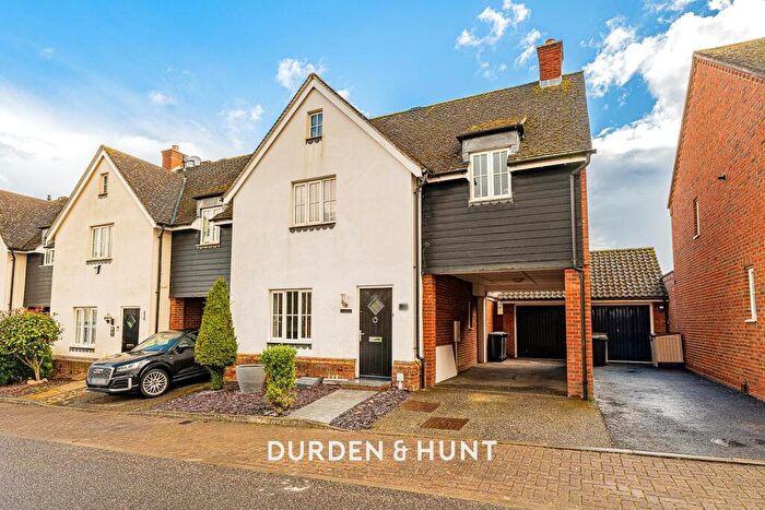 3 Bedroom Link Detached House For Sale In The Gables, Ongar, CM5