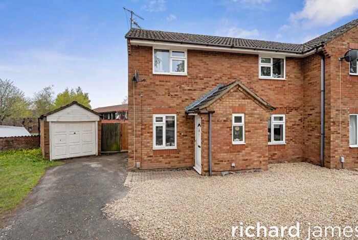 3 Bedroom Semi-Detached House For Sale In Pennycress Close, Haydon Wick, Swindon, SN25