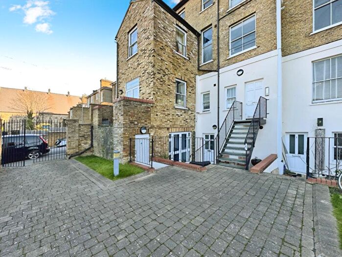2 Bedroom Apartment To Rent In Upper Brockley Road, London, SE4