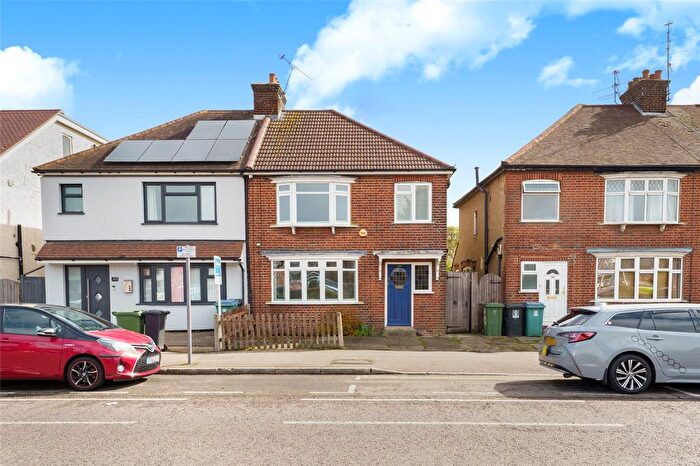 3 Bedroom Semi Detached House For Sale In St. Albans Road, Watford, Hertfordshire, WD24