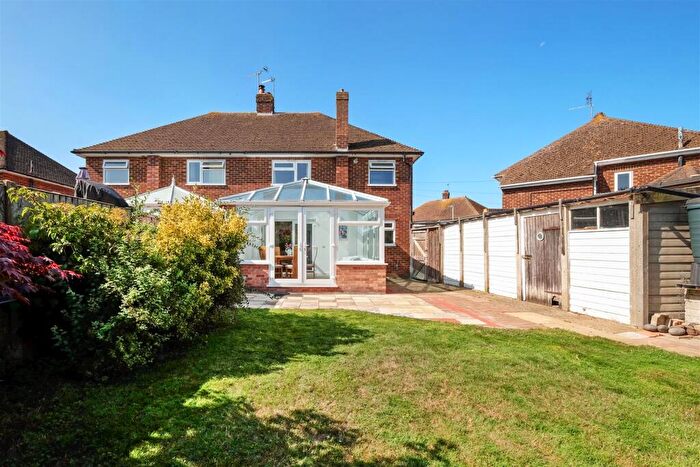 3 Bedroom Semi-Detached House For Sale In Edgar Close, Whitstable, CT5