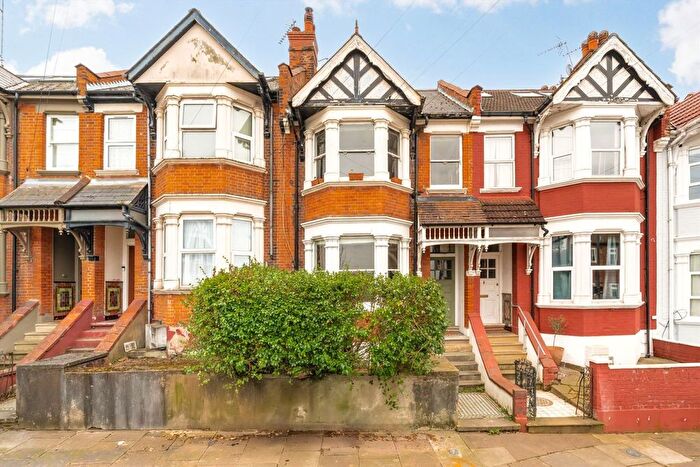 2 Bedroom Flat To Rent In Kings Road, London, NW10