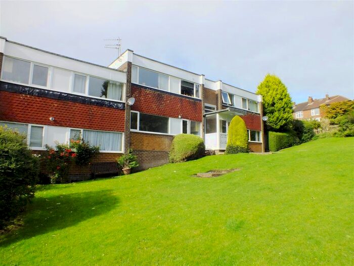 2 Bedroom Flat To Rent In Lane End Croft, Alwoodley, Leeds, LS17