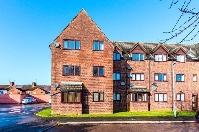 1 Bedroom Flat To Rent In Oliver Close, Rushden, NN10