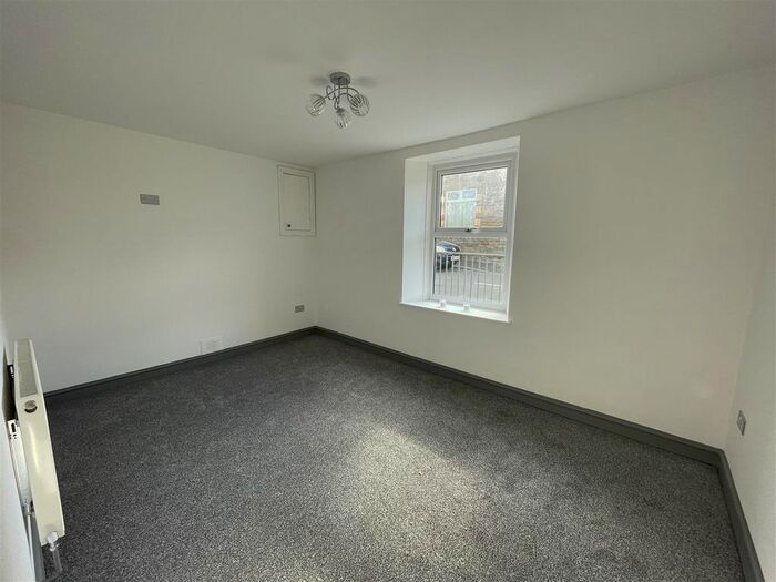 5 Bedroom Detached House To Rent In Betws Road, Betws, Ammanford, SA18