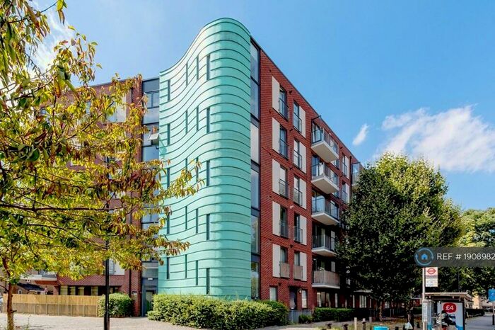 2 Bedroom Flat To Rent In The Drakes, London, SE8