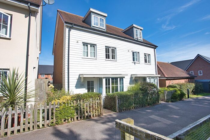 4 Bedroom Semi-Detached House For Sale In Beech Tree Avenue, Deal, CT14