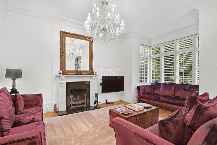 5 Bedroom Terraced House For Sale In Woodford Green, IG8