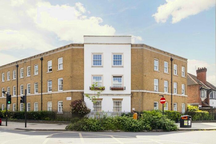 2 Bedroom Flat To Rent In Pickering Close, London, E9