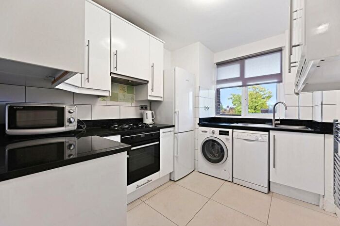 2 Bedroom Apartment To Rent In Carlton Hill, London, NW8