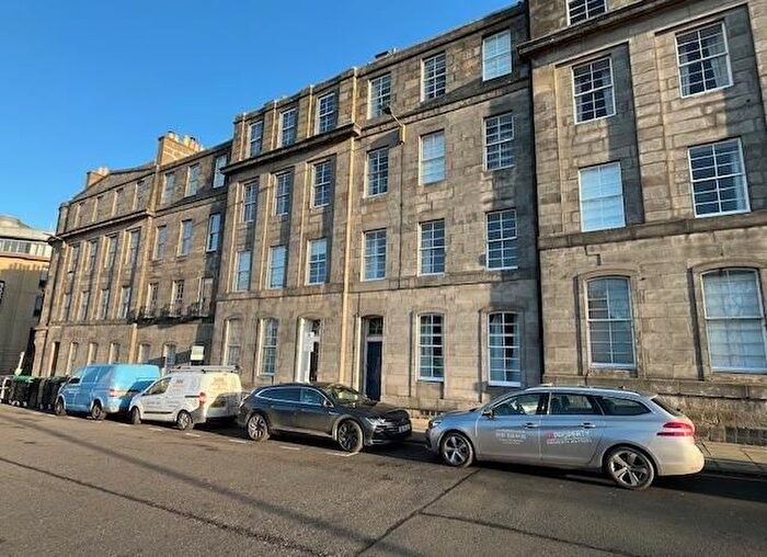 Studio To Rent In Gardner's Crescent, Edinburgh, EH3