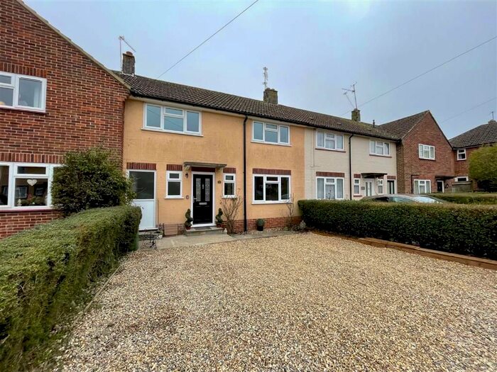 3 Bedroom Terraced House To Rent In Hill Close, Newbury RG14