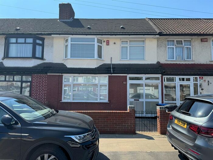 3 Bedroom Terraced House To Rent In Carterhatch Road, Enfield, EN3