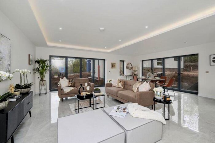 3 Bedroom Apartment To Rent In Caldy Road, Caldy, Wirral, CH48