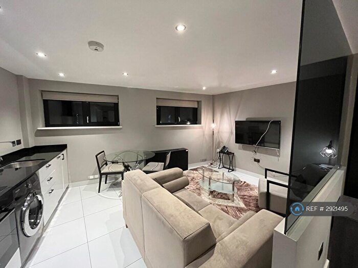 1 Bedroom Flat To Rent In Park Square East, Leeds, LS1