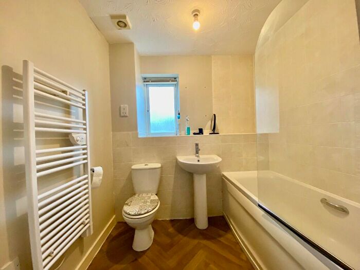 2 Bedroom Flat For Sale In Harn Road, Hampton Centre, Peterborough, Cambridgeshire, PE7