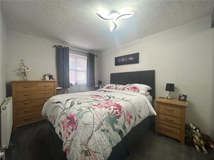 3 Bedroom Detached House To Rent In Larch Way, Farnborough, GU14