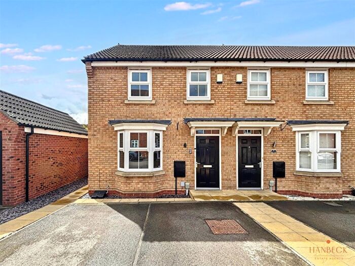 3 Bedroom End Of Terrace House For Sale In Elthorne Park, Kingswood, Hull, HU7
