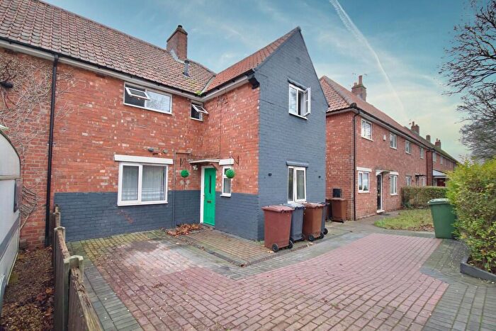 3 Bedroom Semi Detached House For Sale In Macaulay Drive, Lincoln, LN2