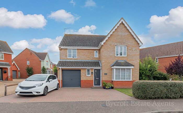 4 Bedroom Detached House For Sale In Seafields Drive, Hopton, NR31