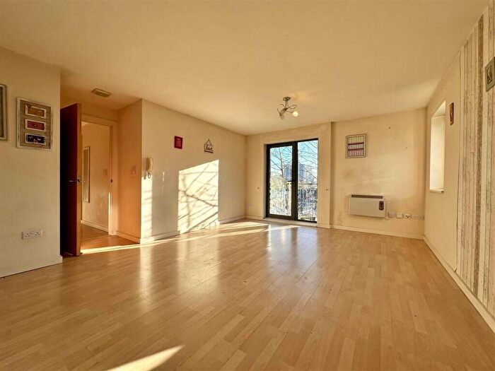1 Bedroom Apartment For Sale In Ordsall Lane, Salford, Greater Manchester, M5
