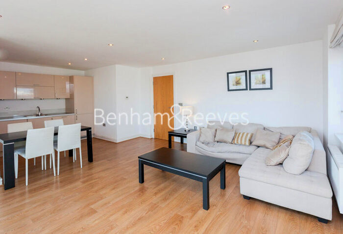2 Bedroom Apartment To Rent In Aqua Vista Square, Bow, E3