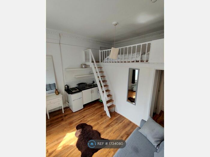 Studio To Rent In West Kensington, London, W14