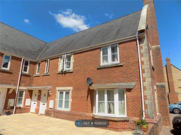 2 Bedroom Flat To Rent In Minnow Close, Swindon, SN25