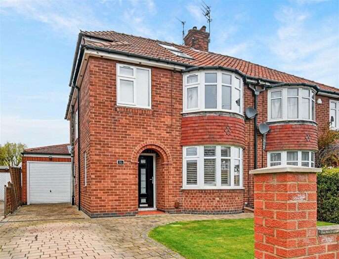 4 Bedroom Semi Detached House For Sale In Oakland Avenue, York, YO31