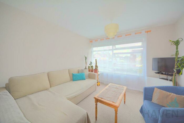 2 Bedroom Flat To Rent In Font Hills, East Finchley, N2