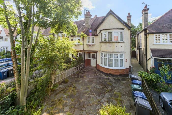 2 Bedroom Apartment To Rent In Manor View, Finchley, N3