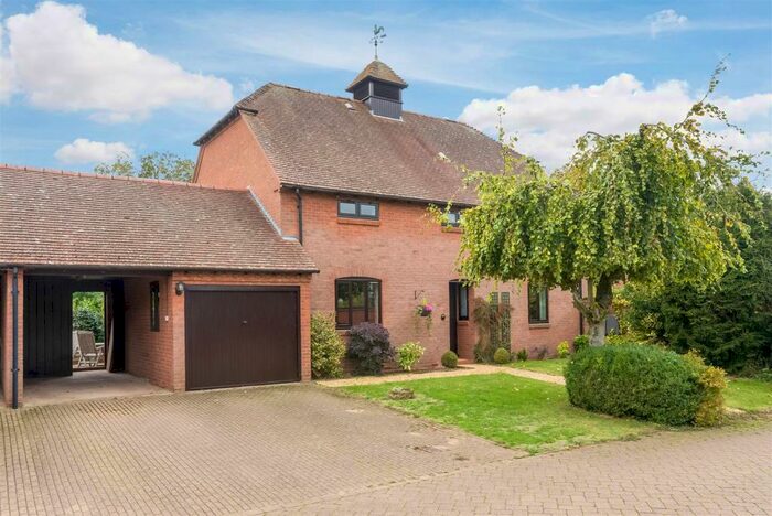 4 Bedroom House For Sale In Farriers Court, Wasperton, CV35