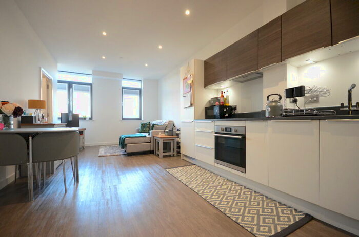 1 Bedroom Apartment To Rent In Century Court, Bracknell, RG12