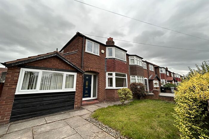3 Bedroom Semi-Detached House To Rent In Dalebrook Road, Sale, M33
