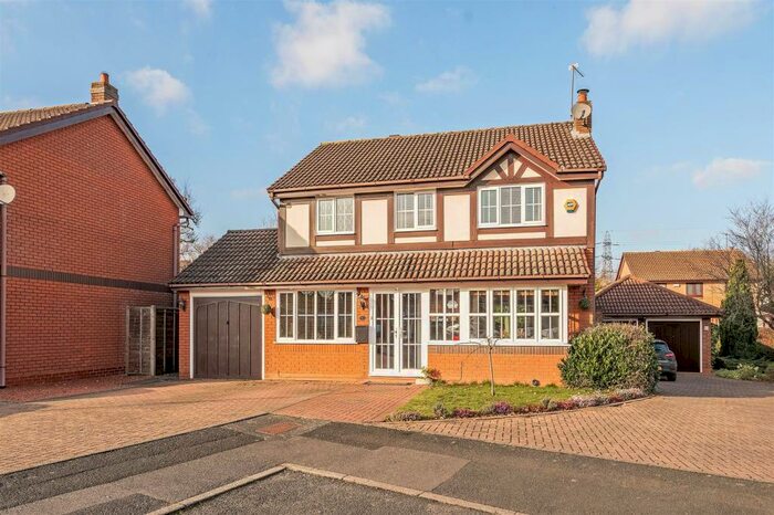 4 Bedroom Detached House To Rent In Whitford Drive, Monkspath, B90