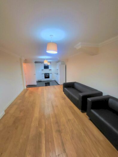 3 Bedroom Apartment To Rent In Upper Chorlton Road, Manchester, M16