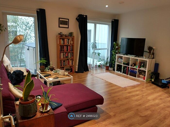 2 Bedroom Flat To Rent In Bessemer Place, London, SE10