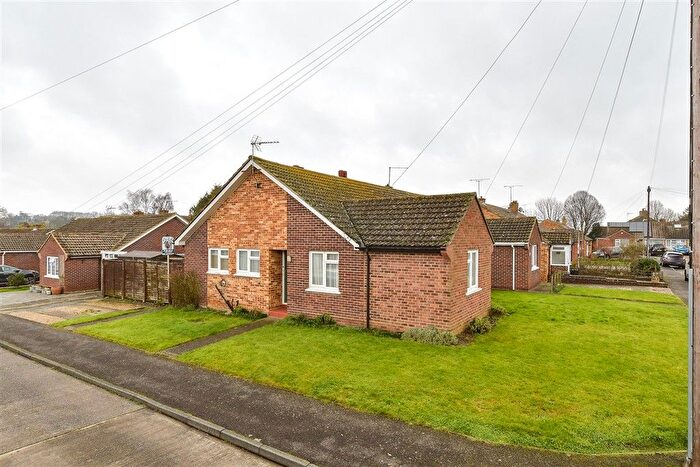 3 Bedroom Semi Detached Bungalow For Sale In Palmer Road, Wingham, Canterbury, Kent, CT3