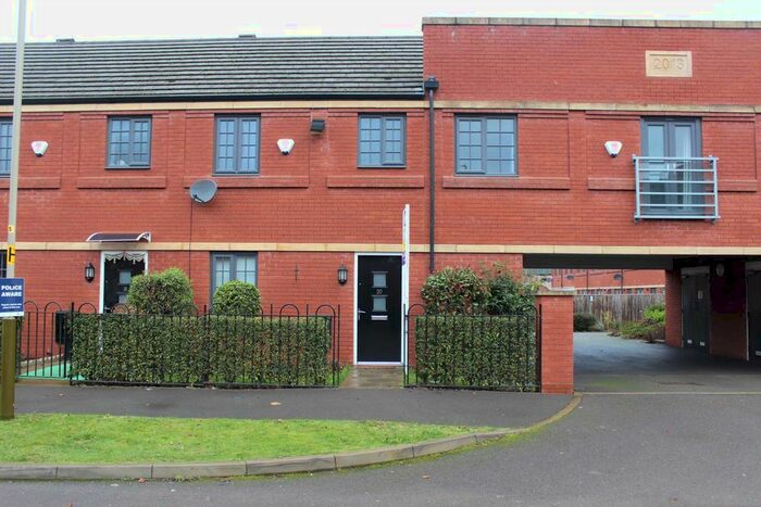 3 Bedroom Town House To Rent In Wolsley Island Way, Leicester, LE4