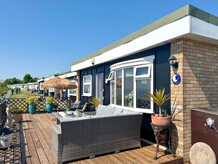 2 Bedroom Chalet For Sale In Fort Road, Lavernock, Penarth, CF64