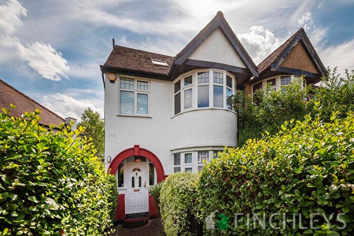 4 Bedroom Semi-Detached House To Rent In Holders Hill Crescent, London, NW4