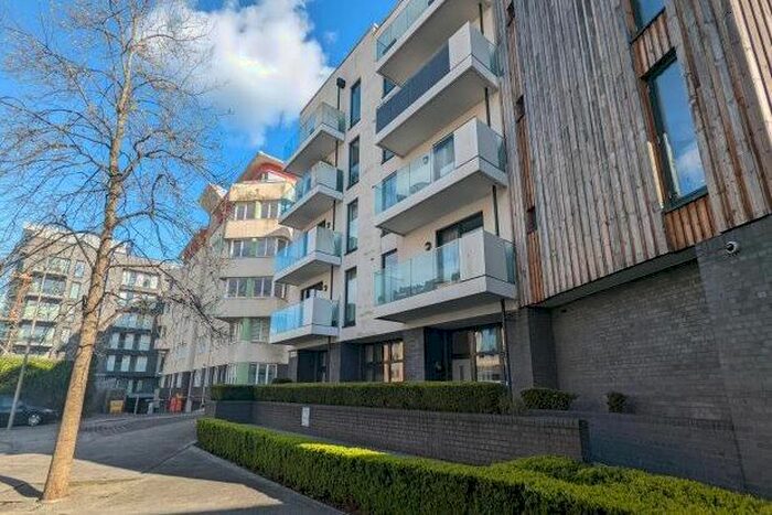 1 Bedroom Flat To Rent In Millennium Promenade, Bristol, BS1