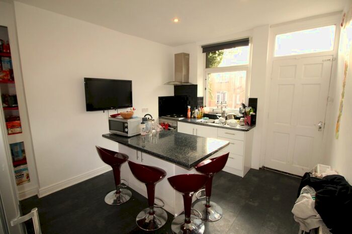 4 Bedroom Terraced House To Rent In Mayville Street, Leeds, LS6