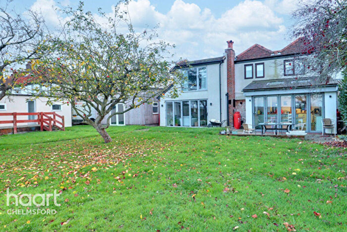 4 Bedroom Semi-Detached House For Sale In Chelmsford Road, Chelmsford, CM1