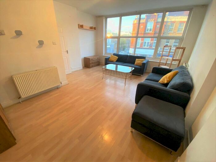 2 Bedroom Flat To Rent In Trafalgar Road, London, SE10