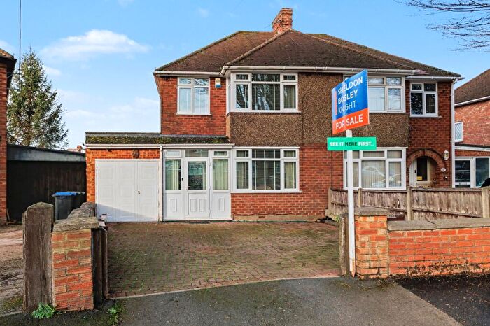 3 Bedroom Semi Detached House For Sale In Landor Road, Whitnash, Leamington Spa, CV31